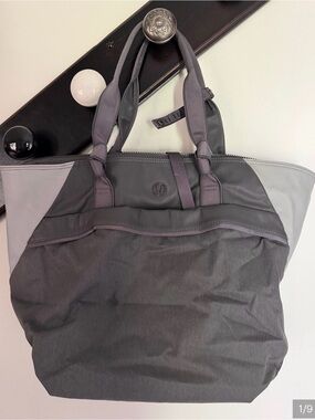 Lululemon travel bag